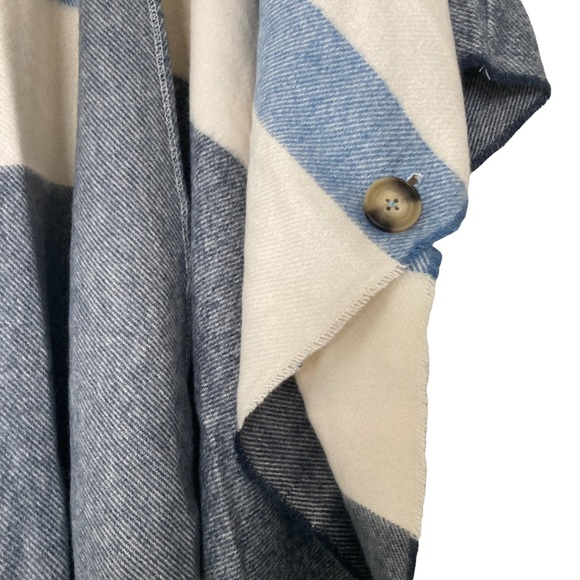 VINCE CAMUTO Colorblock Hooded Poncho - Picture 15 of 15